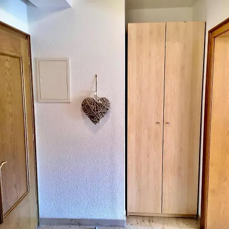 Well Kept In With Grill *